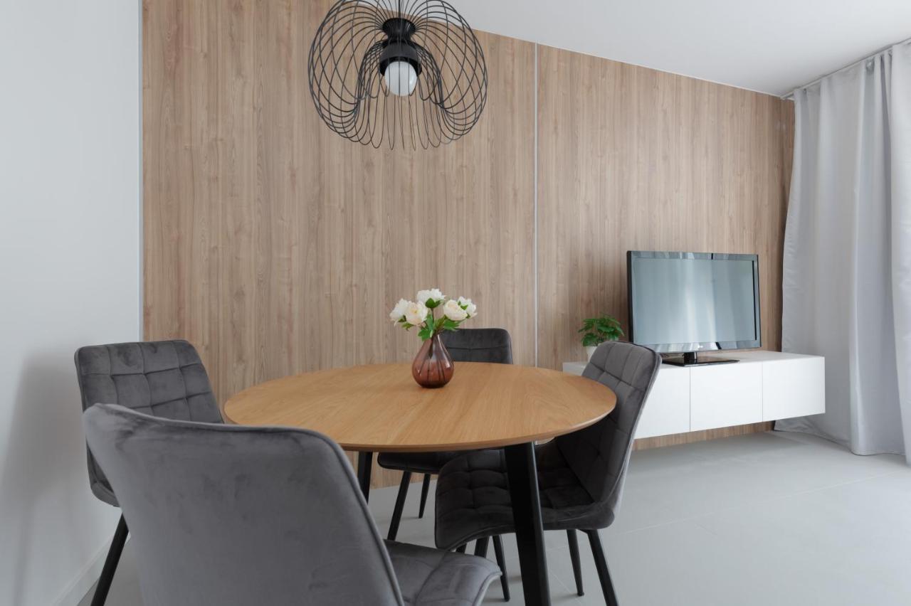 Nowe Bemowo Apartment By Renters วอร์ซอ ภายนอก รูปภาพ
