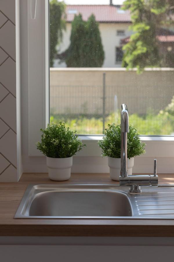 Nowe Bemowo Apartment By Renters วอร์ซอ ภายนอก รูปภาพ